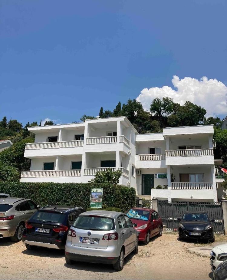 Apartments Milicevic Herceg Novi Exterior photo